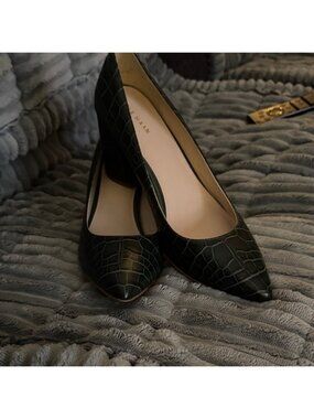 Cole Haan Elegant Green Crocodile Pattern Women's Shoes